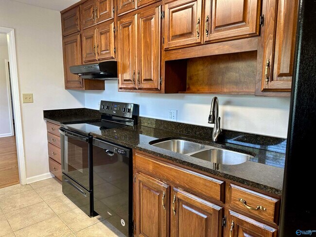 Building Photo - 213 Wingate Ave SW