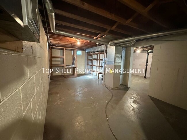 Building Photo - 928 19th St