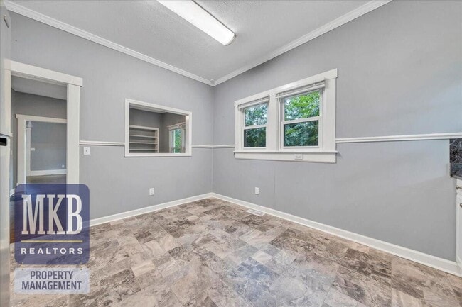 Building Photo - 3 Bedroom in Salem City