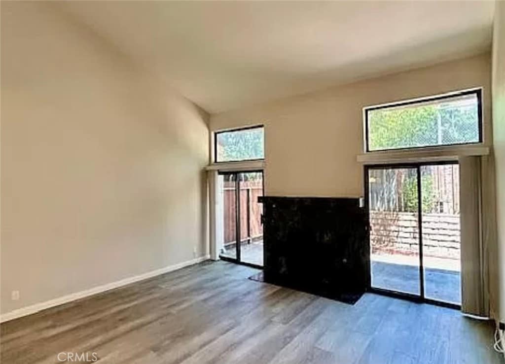 Building Photo - 10022 Reseda Blvd