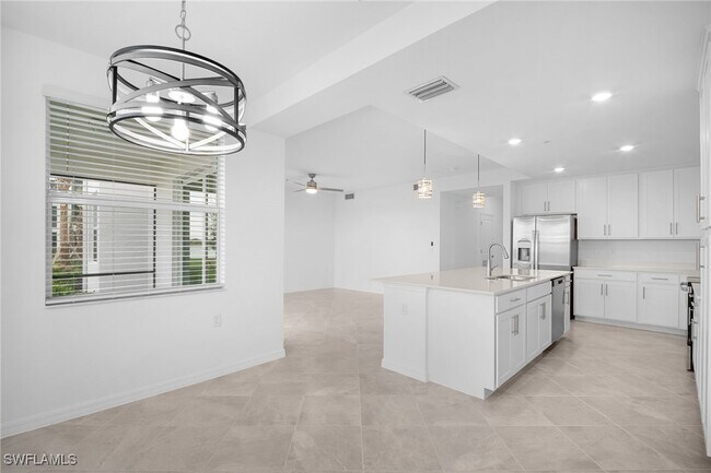 Building Photo - 15345 Grn Acrs Ave