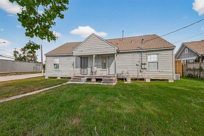 Building Photo - 1404 Munger St