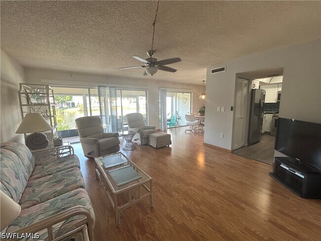 Building Photo - 5479 Peppertree Dr
