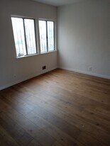 Building Photo - 9417 S Normandie Ave