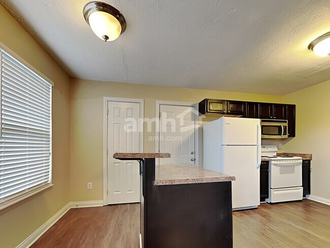 Building Photo - 10396 Lynchburg Dr