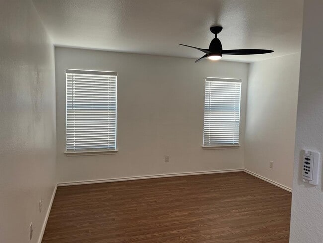 Building Photo - 18121 Skysail Dr