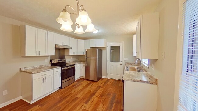 Building Photo - 928 Winterberry Dr