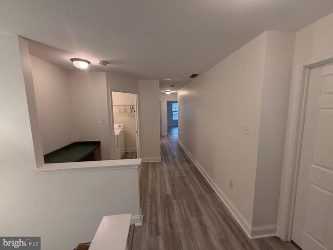 Building Photo - 36 Weaver Dr