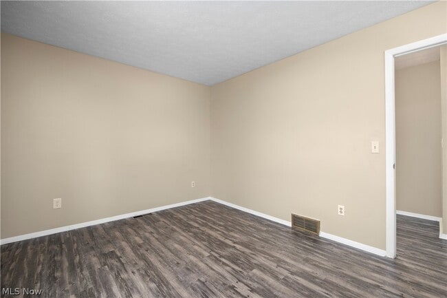 Building Photo - 17050 Sheldon Rd