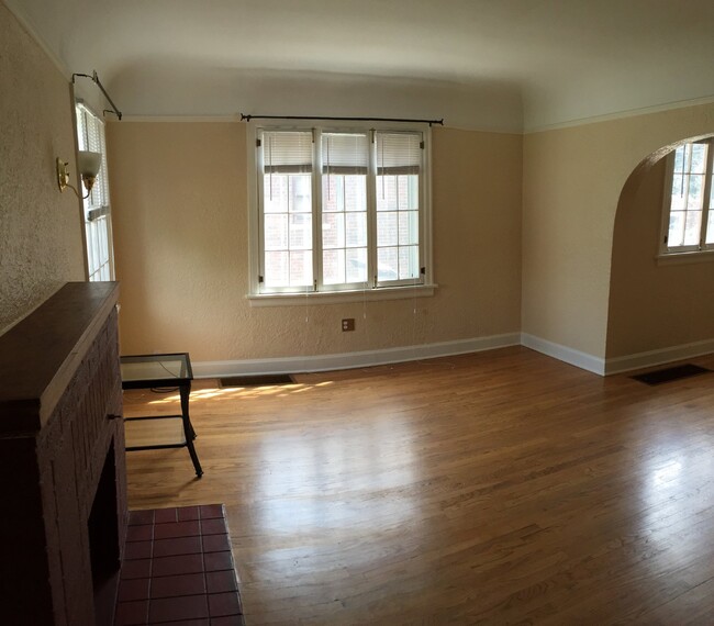 Building Photo - Ranch House for Rent-$100 Under Market