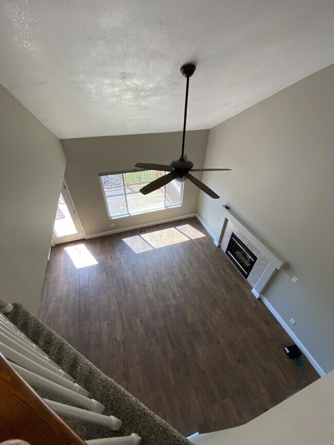 Building Photo - 5 bedroom - Oxbow