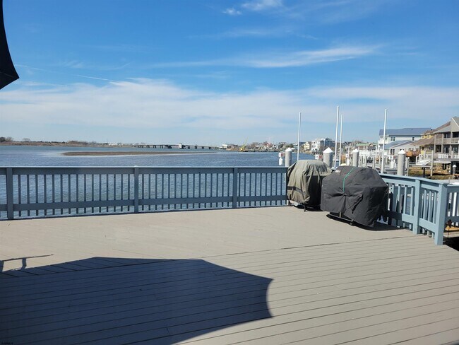 Building Photo - 8601 Fulton Ave