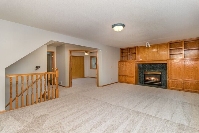 Building Photo - Beautiful Single Family home in Savage