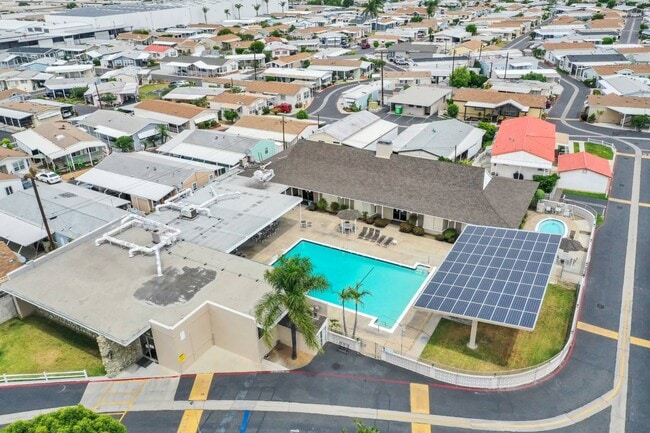 Building Photo - 33 Magnolia Via