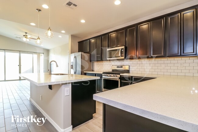 Building Photo - 19640 W Woodlands Ave