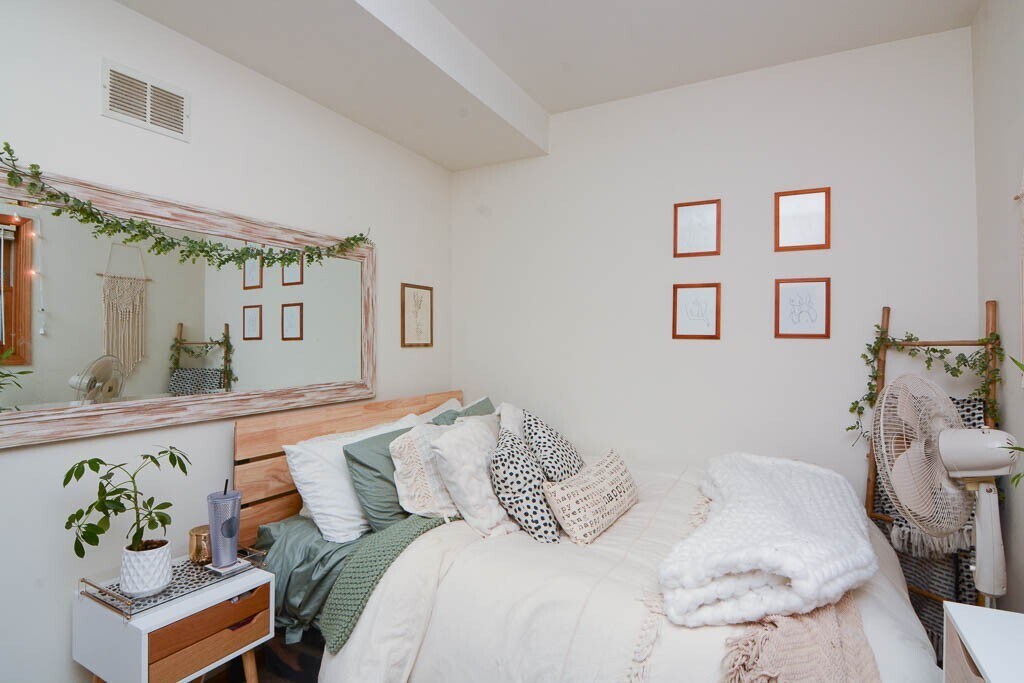 Building Photo - 1351 N Wolcott Ave