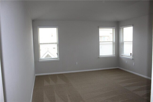 Building Photo - 1409 Bess Cove