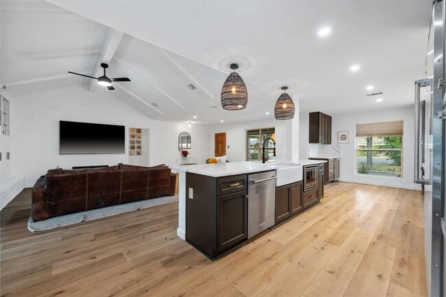 Building Photo - 2303 Inverrary Cir