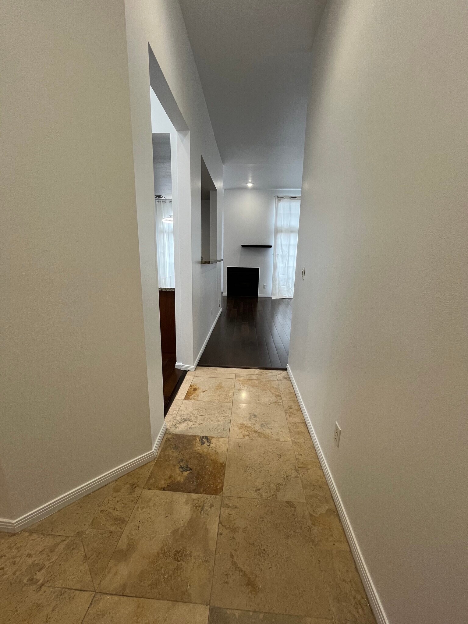 Building Photo - 860 S Lucerne Blvd