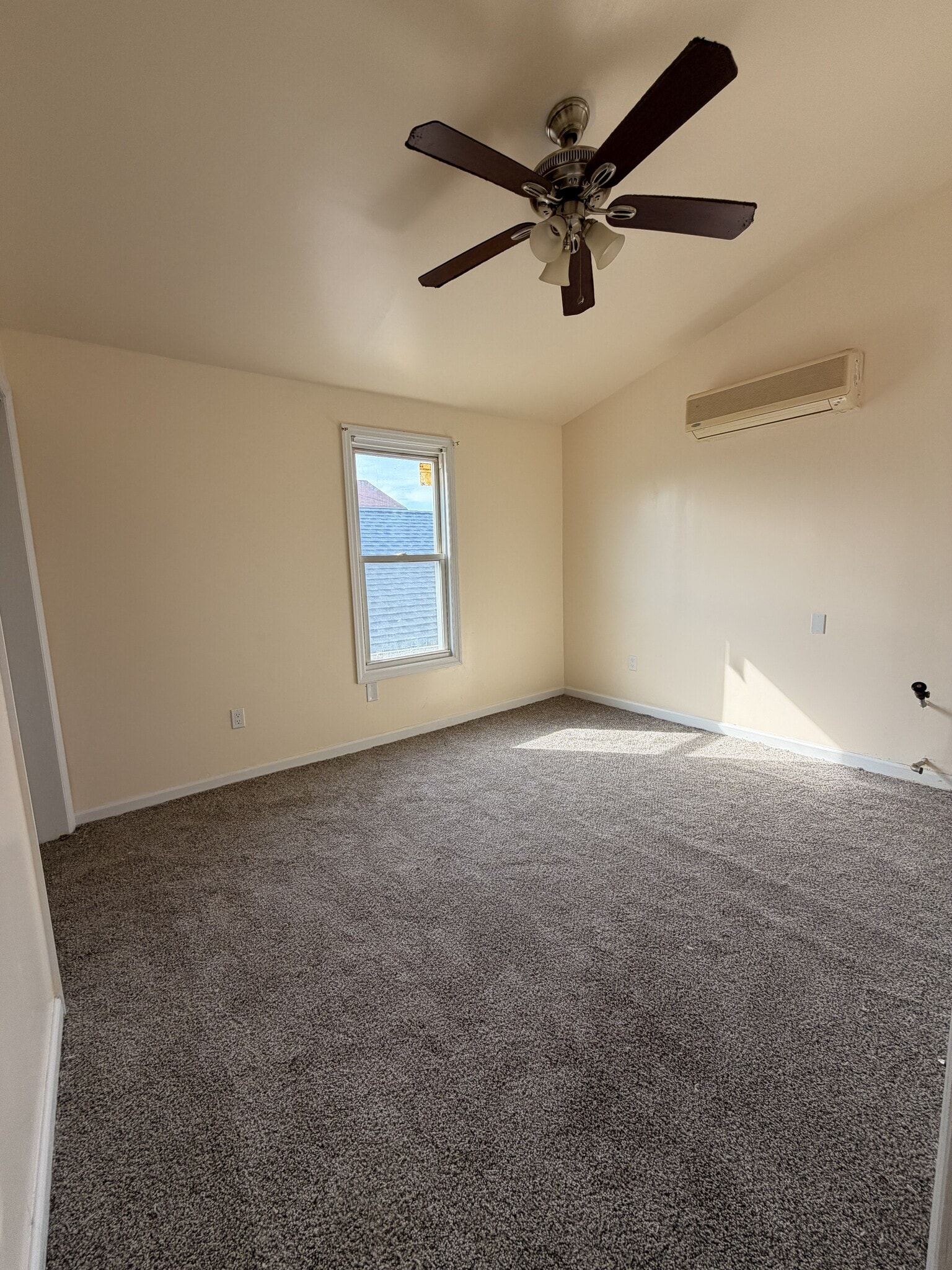 Building Photo - 310 S 7th Ave