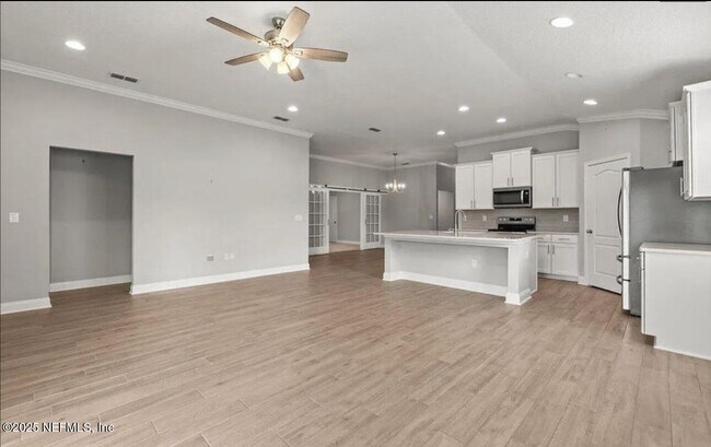 Building Photo - 1245 Castle Trail Dr