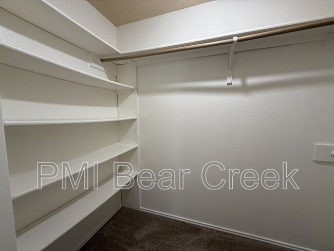 Building Photo - 9618 Yearling Cir