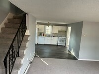 Building Photo - 445 N Main St