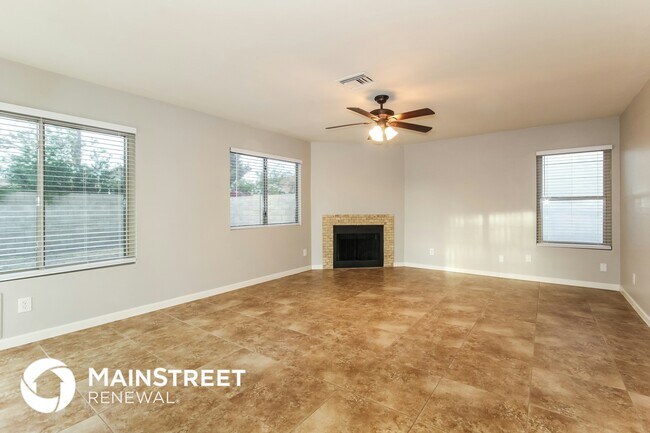 Building Photo - 6646 W Sunnyside Dr