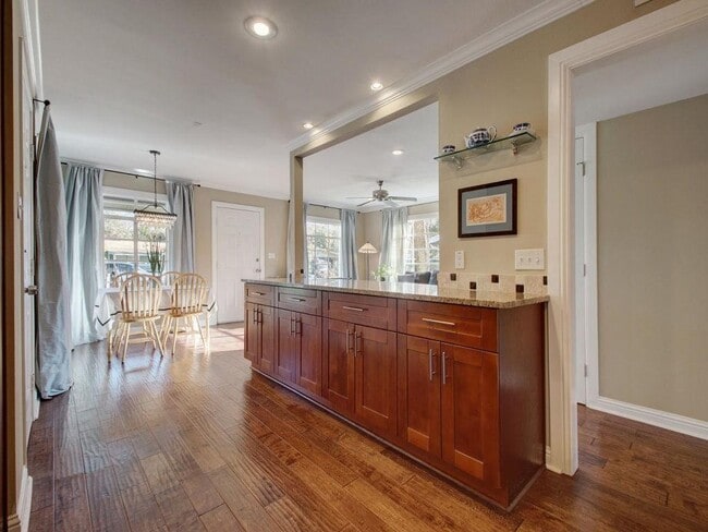Building Photo - 407 Wilmes Dr