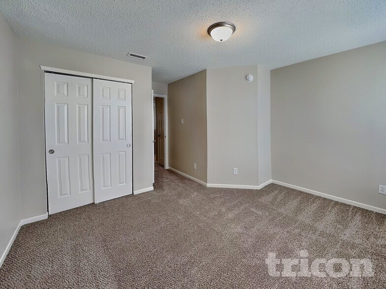 Building Photo - 9315 W Rising Sun Dr