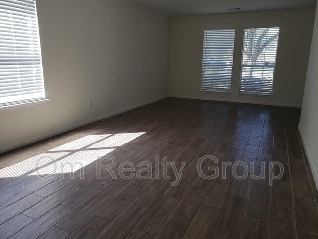 Building Photo - 6655 Stonefort Ct