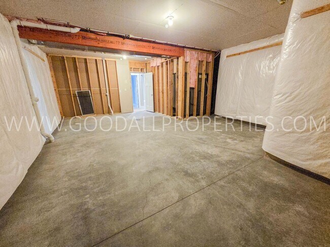 Building Photo - 16656 Wilden Dr