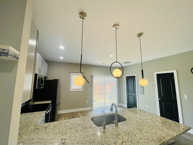 Building Photo - 143 Emanuel Ct