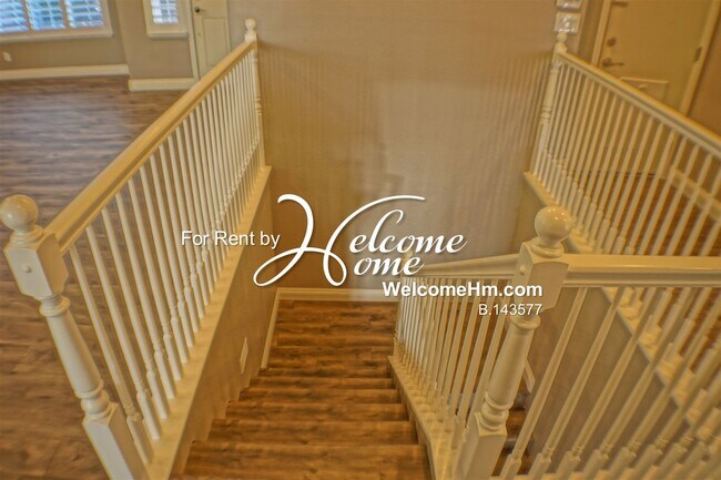 Building Photo - 4742 Village Green Pkwy