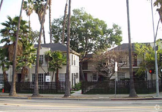 Primary Photo - 7714-7730 Hollywood Blvd