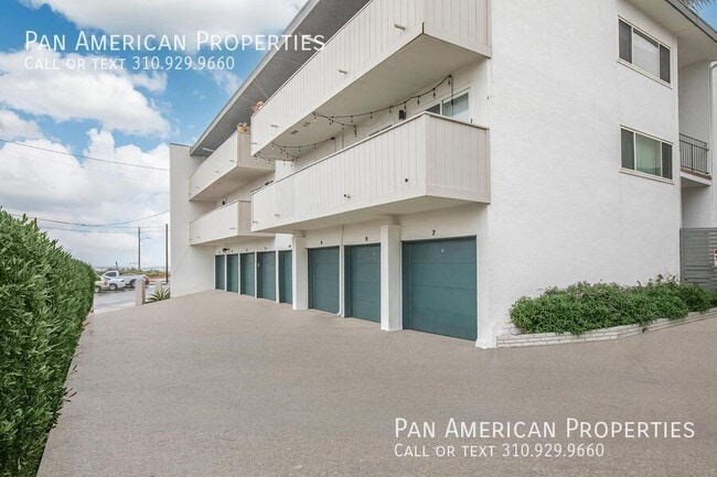 Building Photo - 4034 S Pacific Ave