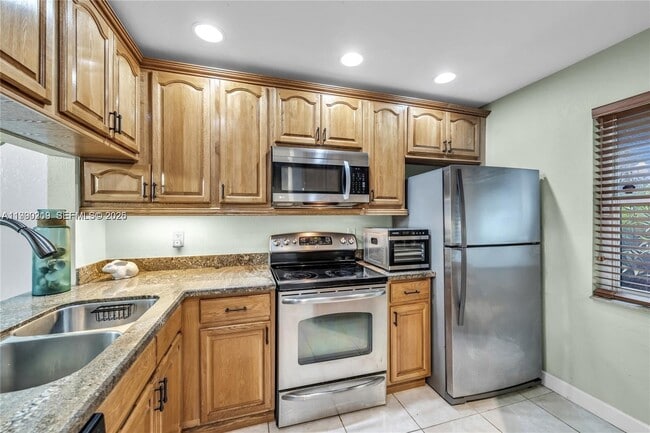 Building Photo - 4332 NW 120th Ln