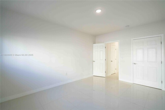 Building Photo - 1185 98th St