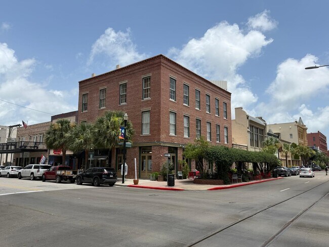 Building Photo - 2208 Postoffice St