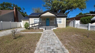 Building Photo - 936 E Shadowlawn Ave