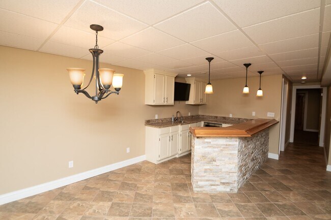 Building Photo - 405 Galway Dr