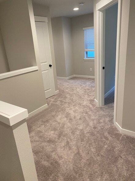 Building Photo - 16587 SE Sunshower Pl