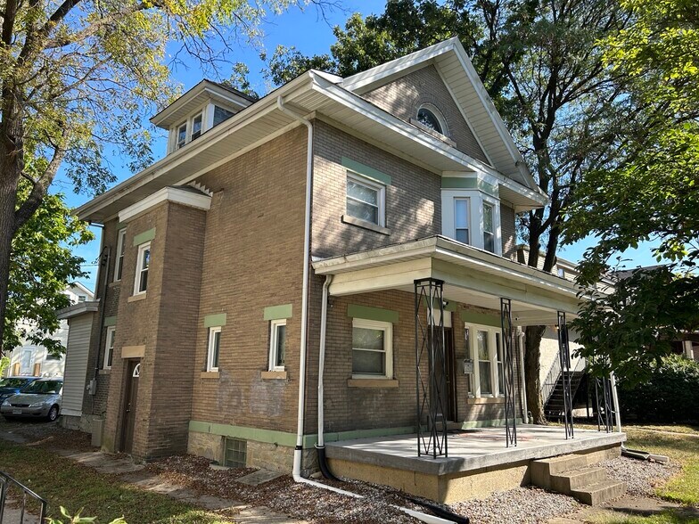 Front - 380 E 15th Ave