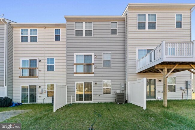 Building Photo - 36087 Fawn Ln