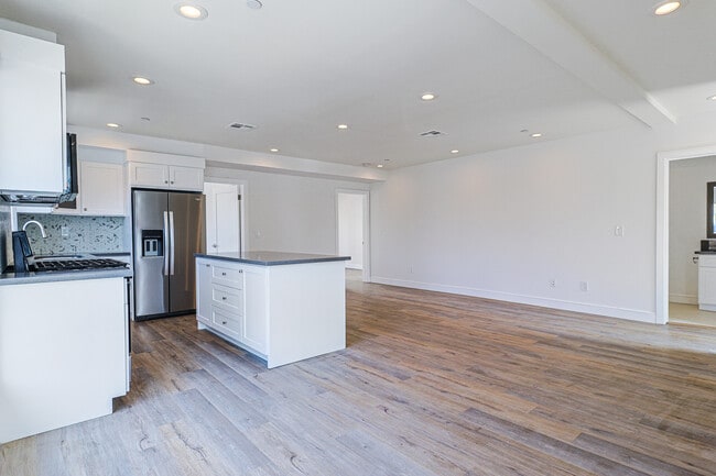 Building Photo - 5932 Lemp Ave