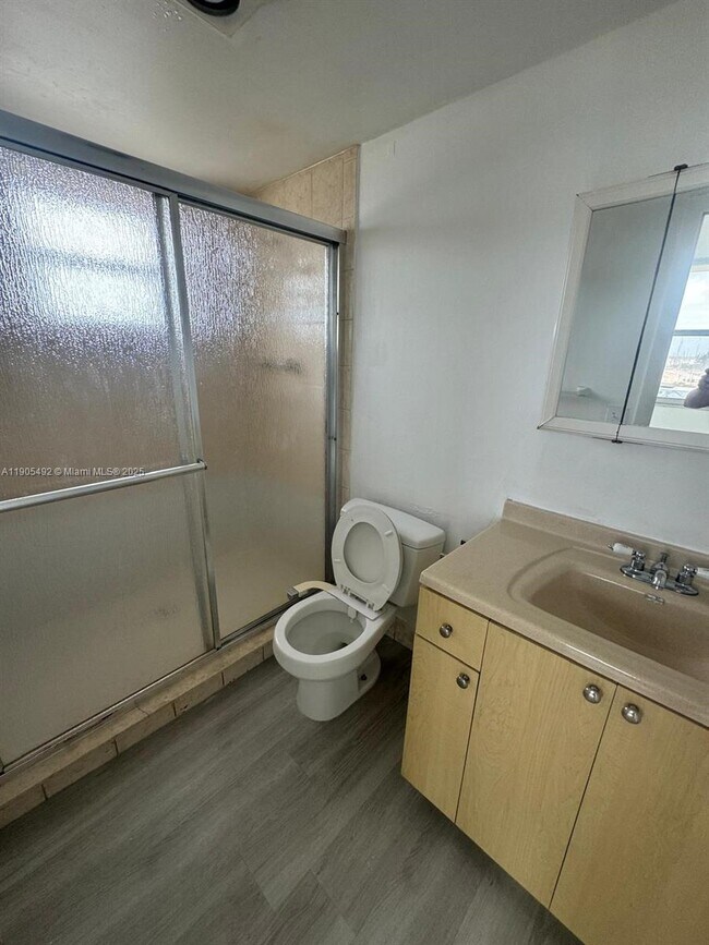 Building Photo - 15600 NW 7th Ave