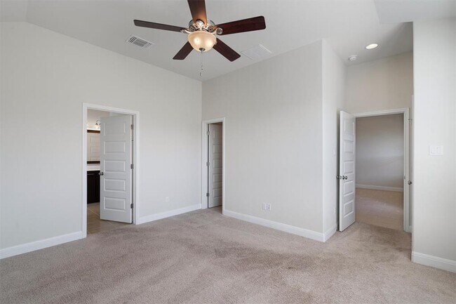 Building Photo - 209 Methodius Dr