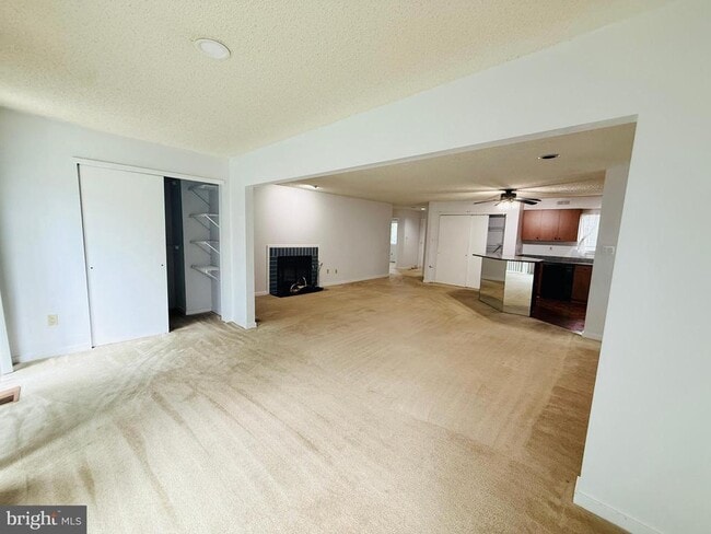 Building Photo - 835 Chanticleer