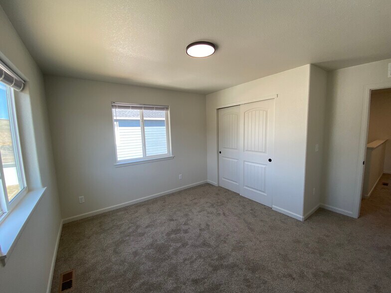 Building Photo - 1506 Alyssaelaine Dr