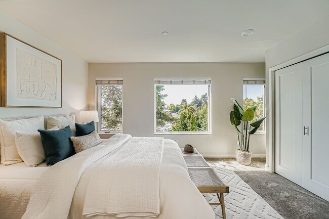 Building Photo - 1807 SW 96th Ln